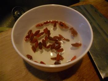 牛肉扁尖桃仁汤怎么做，牛肉扁尖桃仁汤怎么做好吃，牛肉扁尖桃仁汤做法
