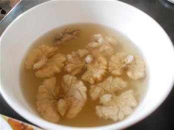 牛肉扁尖桃仁汤怎么做，牛肉扁尖桃仁汤怎么做好吃，牛肉扁尖桃仁汤做法