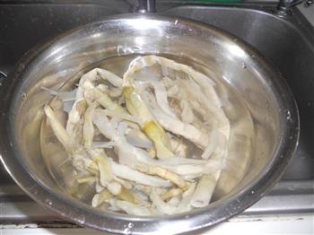 牛肉扁尖桃仁汤怎么做，牛肉扁尖桃仁汤怎么做好吃，牛肉扁尖桃仁汤做法