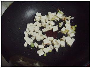 紫菜豆腐蛋花汤怎么做，紫菜豆腐蛋花汤怎么做好吃，紫菜豆腐蛋花汤做法