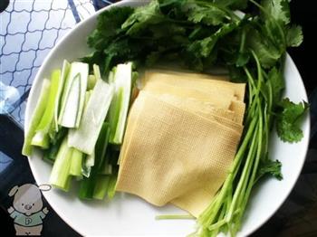 豆腐皮蔬菜卷怎么做，豆腐皮蔬菜卷怎么做好吃，豆腐皮蔬菜卷做法