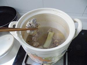 番茄炖牛腩怎么做，番茄炖牛腩怎么做好吃，番茄炖牛腩做法