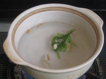 肉片黑木耳炖藕怎么做，肉片黑木耳炖藕怎么做好吃，肉片黑木耳炖藕做法