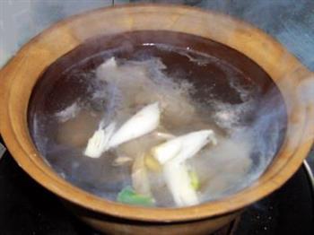 花生枸杞排骨煲怎么做，花生枸杞排骨煲怎么做好吃，花生枸杞排骨煲做法