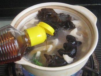 肉片黑木耳炖藕怎么做，肉片黑木耳炖藕怎么做好吃，肉片黑木耳炖藕做法