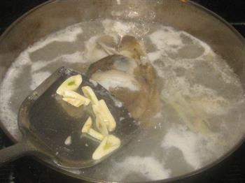 鸦片鱼头豆腐汤怎么做，鸦片鱼头豆腐汤怎么做好吃，鸦片鱼头豆腐汤做法