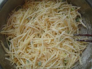 香滑土豆饼怎么做，香滑土豆饼怎么做好吃，香滑土豆饼做法