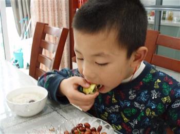 煎蛋卷马兰头怎么做，煎蛋卷马兰头怎么做好吃，煎蛋卷马兰头做法