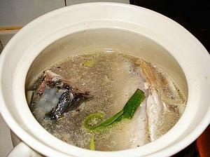 鱼头鱼骨豆腐汤怎么做，鱼头鱼骨豆腐汤怎么做好吃，鱼头鱼骨豆腐汤做法