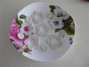 梅花山药饼怎么做，梅花山药饼怎么做好吃，梅花山药饼做法