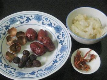 百合桂圆银耳汤怎么做，百合桂圆银耳汤怎么做好吃，百合桂圆银耳汤做法