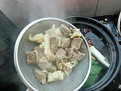 白萝卜煲牛肉怎么做，白萝卜煲牛肉怎么做好吃，白萝卜煲牛肉做法