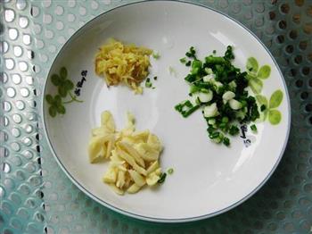 麻辣小鱼干怎么做，麻辣小鱼干怎么做好吃，麻辣小鱼干做法