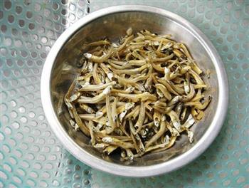 麻辣小鱼干怎么做，麻辣小鱼干怎么做好吃，麻辣小鱼干做法