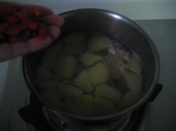 果味银耳汤怎么做，果味银耳汤怎么做好吃，果味银耳汤做法