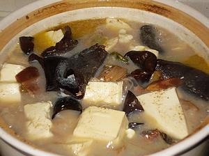 河蚌豆腐汤怎么做，河蚌豆腐汤怎么做好吃，河蚌豆腐汤做法