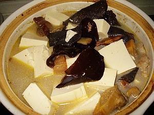河蚌豆腐汤怎么做，河蚌豆腐汤怎么做好吃，河蚌豆腐汤做法