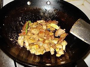 河蚌豆腐汤怎么做，河蚌豆腐汤怎么做好吃，河蚌豆腐汤做法
