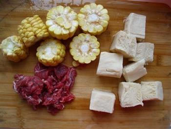玉米豆腐牛肉菜汤怎么做，玉米豆腐牛肉菜汤怎么做好吃，玉米豆腐牛肉菜汤做法