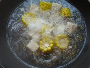 玉米豆腐牛肉菜汤怎么做，玉米豆腐牛肉菜汤怎么做好吃，玉米豆腐牛肉菜汤做法