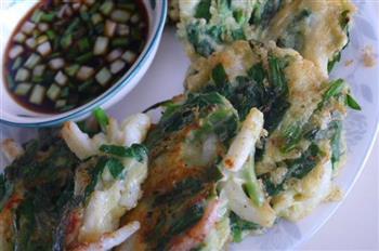 香煎鱿鱼韭菜饼怎么做，香煎鱿鱼韭菜饼怎么做好吃，香煎鱿鱼韭菜饼做法