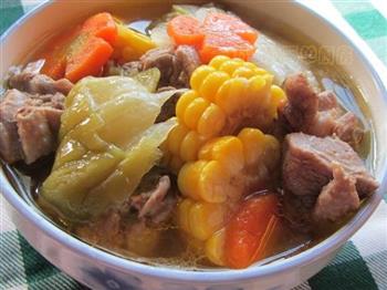 榨菜玉米鸭块汤怎么做，榨菜玉米鸭块汤怎么做好吃，榨菜玉米鸭块汤做法