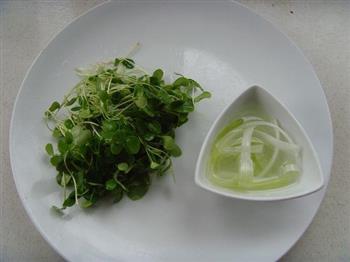 香椿苗豆卷怎么做，香椿苗豆卷怎么做好吃，香椿苗豆卷做法