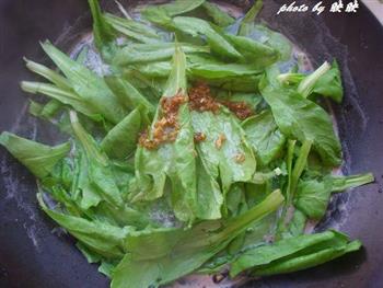 茼蒿牛肉汤怎么做，茼蒿牛肉汤怎么做好吃，茼蒿牛肉汤做法