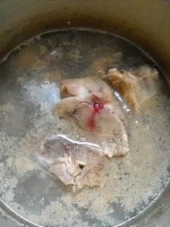 萝卜煨筒骨怎么做，萝卜煨筒骨怎么做好吃，萝卜煨筒骨做法