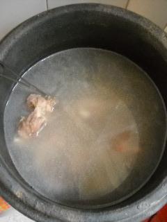 萝卜煨筒骨怎么做，萝卜煨筒骨怎么做好吃，萝卜煨筒骨做法