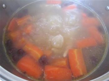 胡萝卜玉米鸡汤怎么做，胡萝卜玉米鸡汤怎么做好吃，胡萝卜玉米鸡汤做法