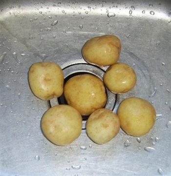 椒盐小薯饼怎么做，椒盐小薯饼怎么做好吃，椒盐小薯饼做法