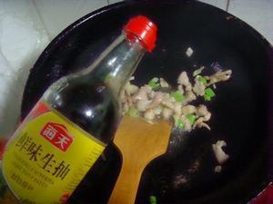 香菇炖粉条怎么做，香菇炖粉条怎么做好吃，香菇炖粉条做法