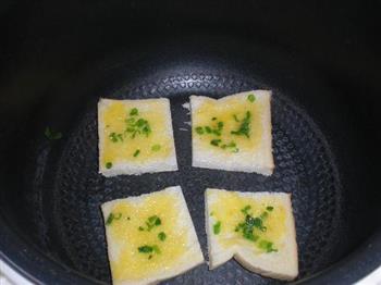电饭煲版葱香吐司怎么做，电饭煲版葱香吐司怎么做好吃，电饭煲版葱香吐司做法