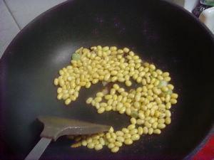 海带焖黄豆怎么做，海带焖黄豆怎么做好吃，海带焖黄豆做法