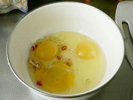 荠菜虾皮鸡蛋饼怎么做，荠菜虾皮鸡蛋饼怎么做好吃，荠菜虾皮鸡蛋饼做法