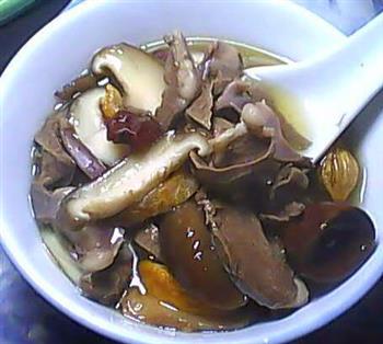 煲猪心怎么做，煲猪心怎么做好吃，煲猪心做法