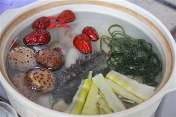 花菇滋补参鸡汤怎么做，花菇滋补参鸡汤怎么做好吃，花菇滋补参鸡汤做法