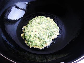韭菜玉米饼怎么做，韭菜玉米饼怎么做好吃，韭菜玉米饼做法