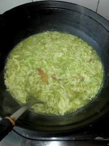 菠菜汁海鲜汤怎么做，菠菜汁海鲜汤怎么做好吃，菠菜汁海鲜汤做法