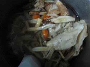 白鸽炖鱼鳔怎么做，白鸽炖鱼鳔怎么做好吃，白鸽炖鱼鳔做法