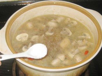 草鸡蘑菇汤怎么做,草鸡蘑菇汤怎么做好吃,草鸡蘑菇汤做法 草鸡蘑菇汤怎么做,草鸡蘑菇汤怎么做好吃,草鸡蘑菇汤做法