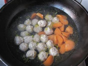 牛肉丸汤怎么做，牛肉丸汤怎么做好吃，牛肉丸汤做法