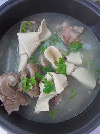 豆皮筒骨鲜汤怎么做，豆皮筒骨鲜汤怎么做好吃，豆皮筒骨鲜汤做法