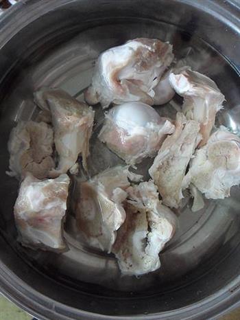 豆皮筒骨鲜汤怎么做，豆皮筒骨鲜汤怎么做好吃，豆皮筒骨鲜汤做法