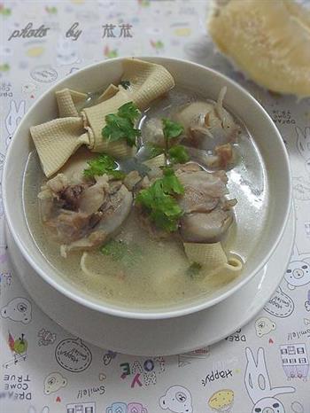 豆皮筒骨鲜汤怎么做，豆皮筒骨鲜汤怎么做好吃，豆皮筒骨鲜汤做法