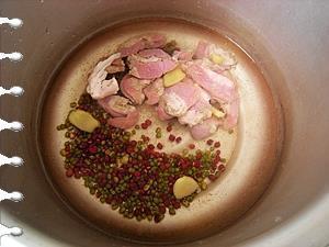 红绿豆粉肠豆腐汤怎么做，红绿豆粉肠豆腐汤怎么做好吃，红绿豆粉肠豆腐汤做法