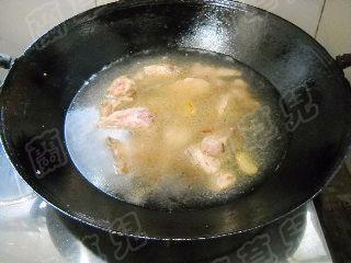 莲藕煨大排怎么做,莲藕煨大排怎么做好吃,莲藕煨大排做法 莲藕煨大排怎么做,莲藕煨大排怎么做好吃,莲藕煨大排做法