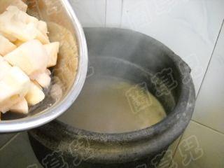 莲藕煨大排怎么做,莲藕煨大排怎么做好吃,莲藕煨大排做法 莲藕煨大排怎么做,莲藕煨大排怎么做好吃,莲藕煨大排做法