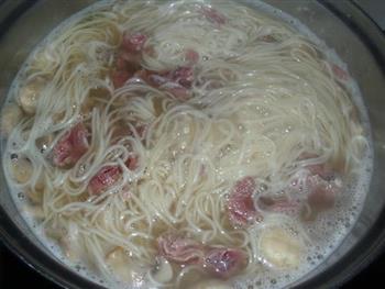 口蘑牛肉汤面怎么做，口蘑牛肉汤面怎么做好吃，口蘑牛肉汤面做法
